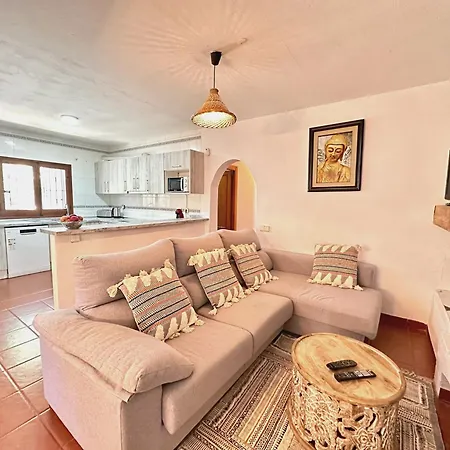 Villa In Playa Den Bossa & Ibiza Town 7min, Bbq *