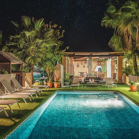 In Playa Den Bossa & Ibiza Town 7min, Bbq Villa *